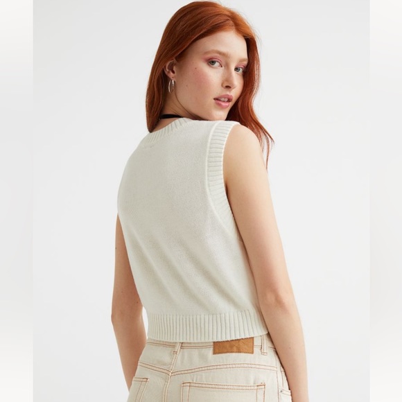 H&M Sweater Vest - Picture 4 of 7